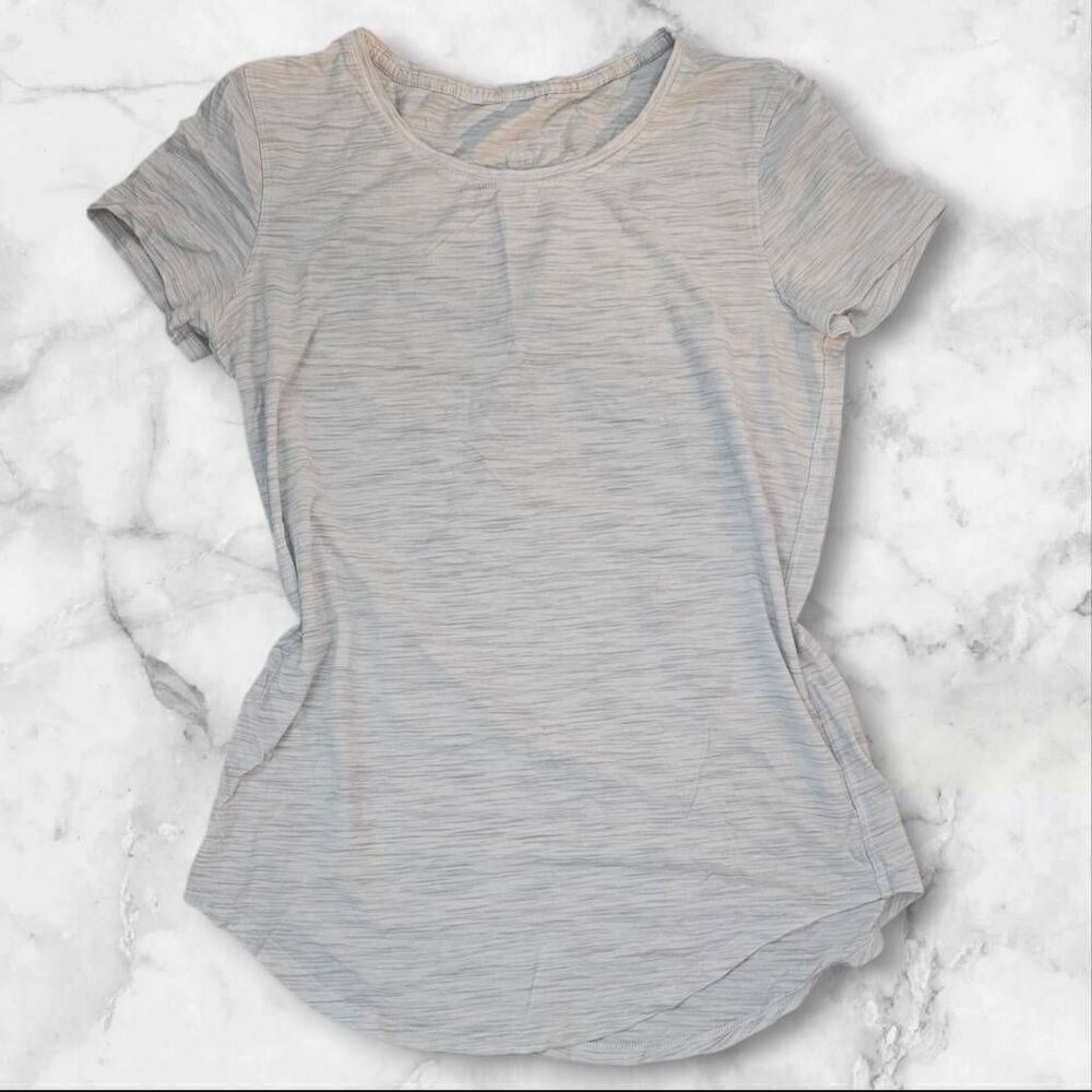 Lululemon Size 4 Relaxed Fit Short Sleeve Tee Shirt
